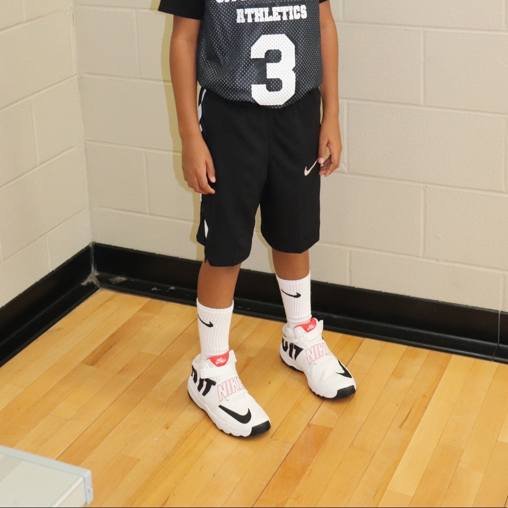 🔥Nike Team Hustle D 8 FlyEase Big Basketball Shoe